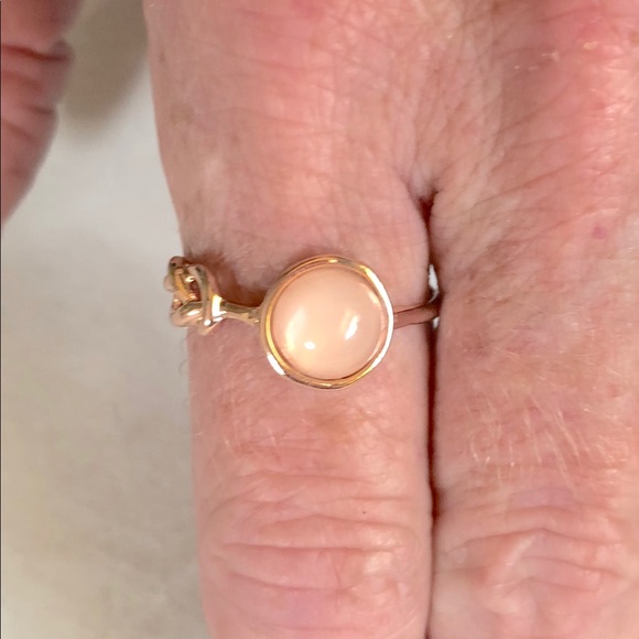 Rose Quartz 18k Gold Knotted Ring - Picture 5 of 9